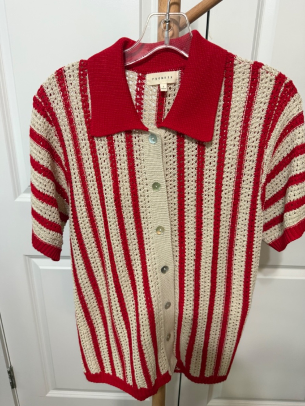 Promesa Red & Cream Crochet Knit Button Front Collared Top Size Small NWOT